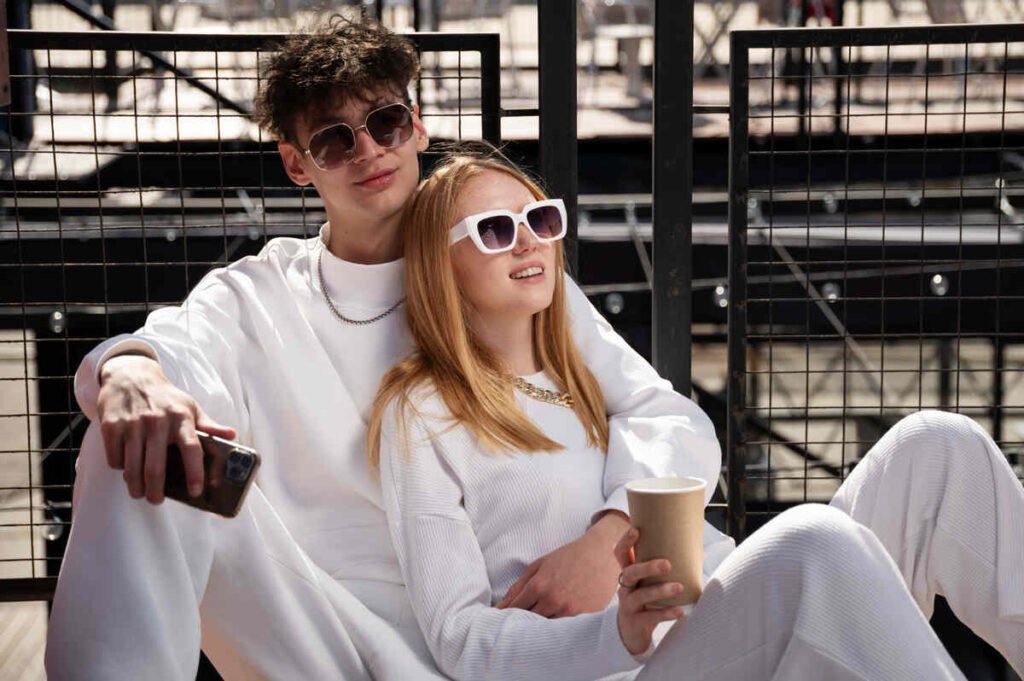 7 Stunning Ways to Rock Bold Sunglasses - Pair Bold Sunglasses with Minimalist Outfits